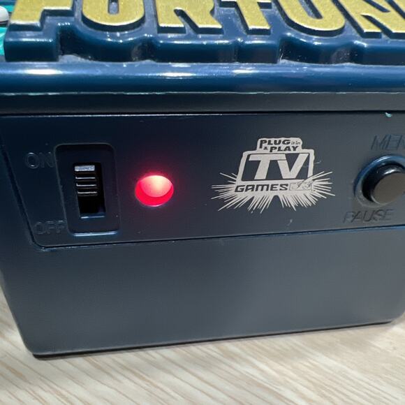 Vintage Wheel of Fortune Plug N Play TV Game Jakks Pacific 2005 - Tested Works - Picture 10 of 10